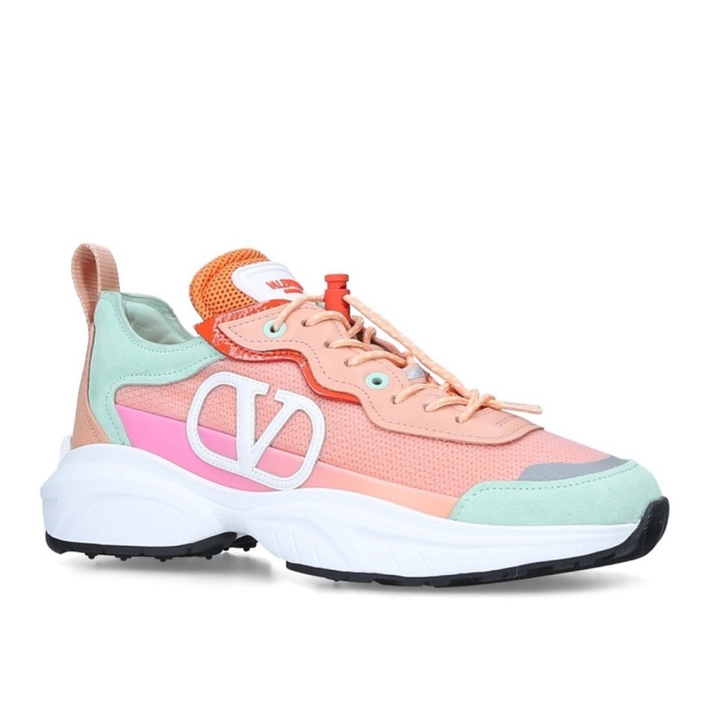 VALENTINO SheGoes V-Logo Pastel Rockstud Y2K 90s Chunky Sole Sneakers \\ 39.5